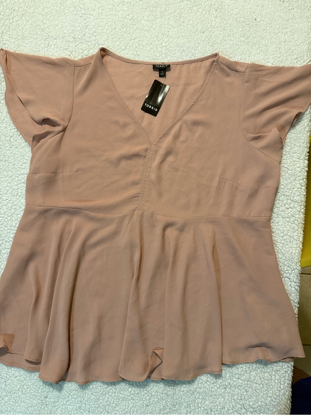 torrid Dusty Mauve V-Neck Flutter Sleeve Peplum Top